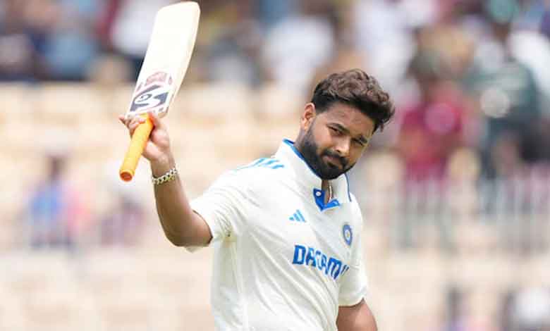 Injured Pant back to batting practice during Tea break