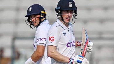 Record-breaking Root and Brook lead England to a strong 492-3 against Pakistan in 1st test