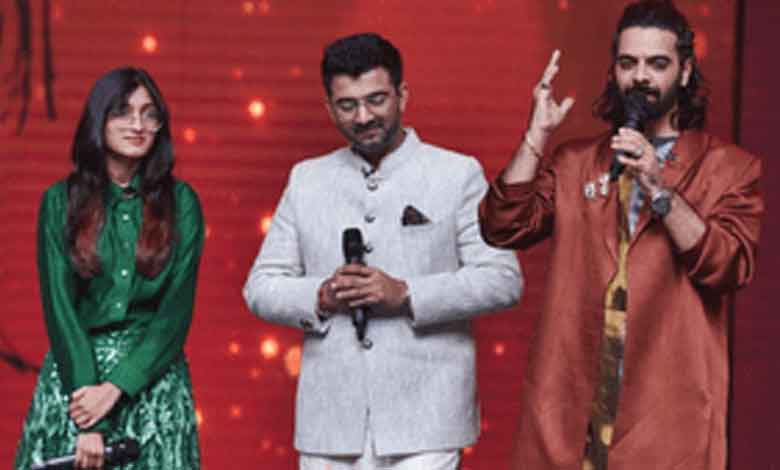 Tanishka surprises her father Sachin Sanghvi of Sachin-Jigar on ‘Sa Re Ga Ma Pa’ set