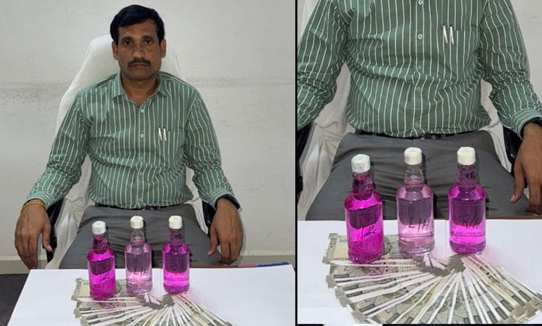 Municipal Commissioner of Pebbair Caught by ACB for Accepting Bribe