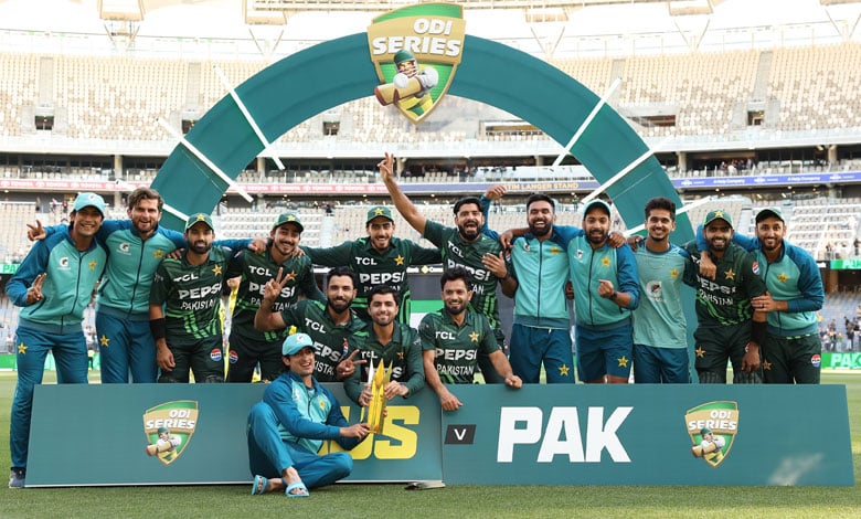 Pakistan beats Australia by 8 wickets to clinch 3-game ODI series