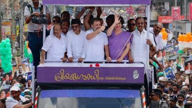 Rahul joins Wayanad bypoll campaign, vows to make it global tourism hub