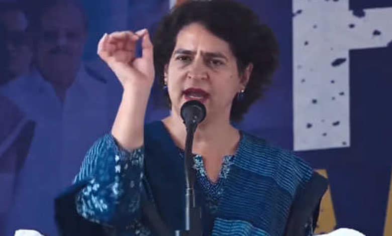 Wayanad: Priyanka Gandhi asks people to fight against BJP-led Central Govt