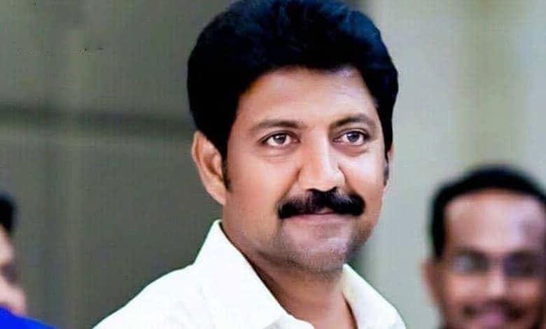 Andhra Pradesh Shocker: YSRCP Leader Vallabhaneni Vamsi Arrested in  Hyderabad