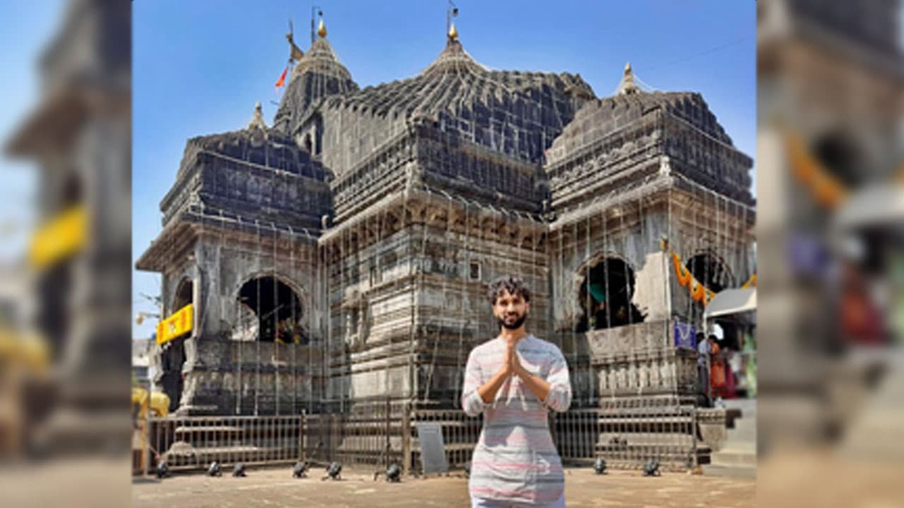 Raghav Juyal Seeks Blessings at Trimbakeshwar Jyotirlinga on Maha Shivratri