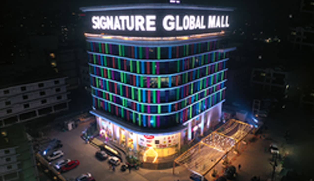 Signature Global Shares Decline Over 4% Amid Weak Q3 Results, Plunge Over 30% in Six Months