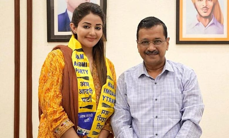 Punjabi Actress Sonia Mann Joins AAP in Presence of Arvind Kejriwal