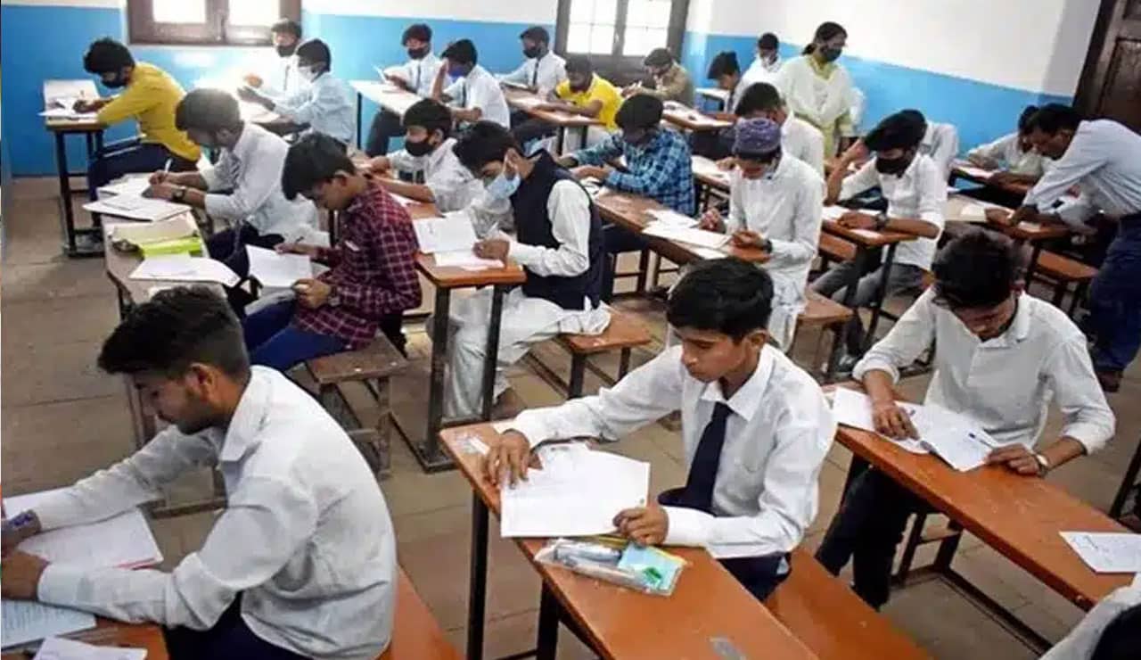 Karnataka: Second PUC Board Exams Begin with Over 7 Lakh Students Amid Tight Security