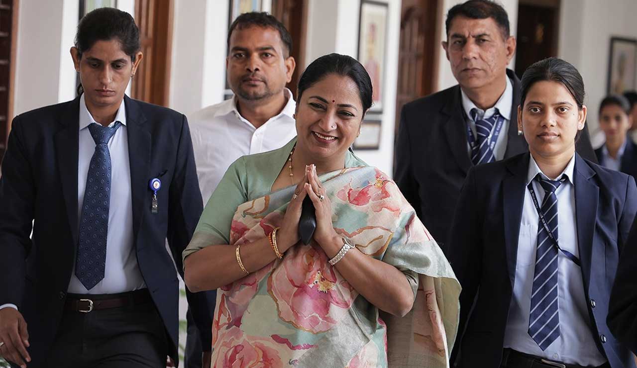 Delhi CM Approves Rs 2,500 per Month Scheme for Women, Allocates Rs 5,100 Cr