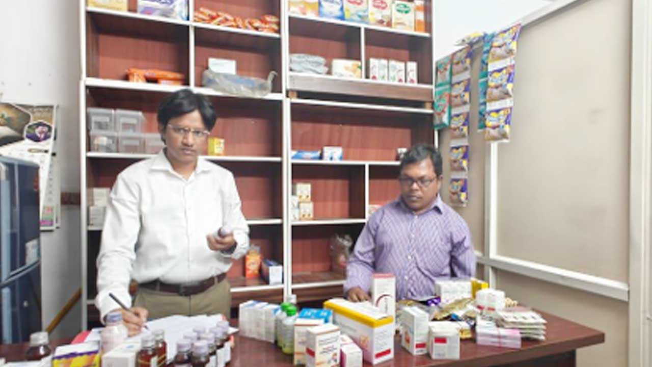 Telangana: Drugs Control Administration Cracks Down on Improper Drug Storage and Illegal Stocking