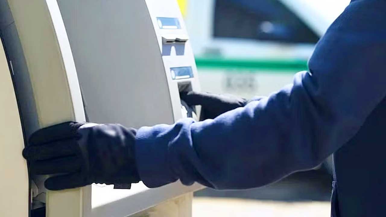 Swift ATM Robbery in Hyderabad: Gang of Four Escapes with ₹30 Lakh in Minutes
