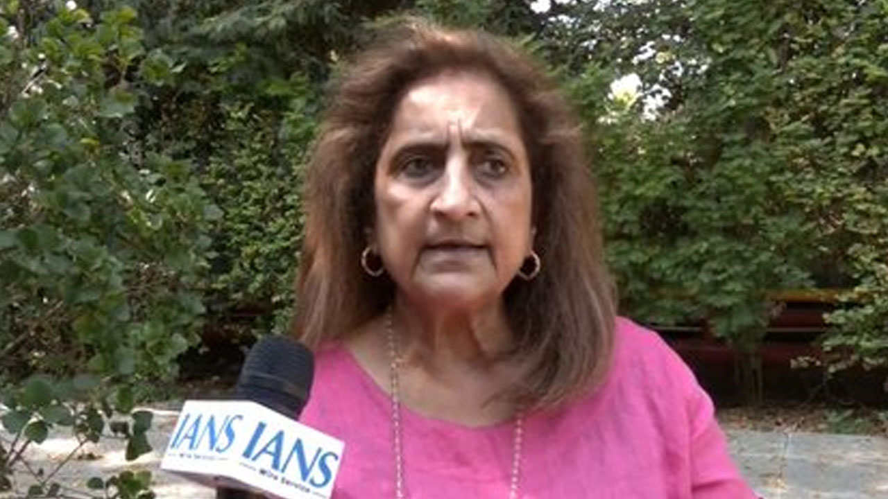 Amitabh Bachchan Dragged into Bofors Scandal Without Evidence: Chitra Subramaniam