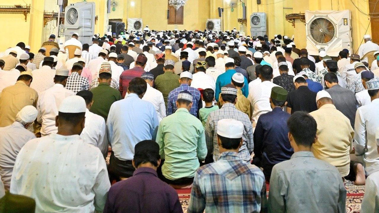 Hyderabad: Friday Prayers Conclude Peacefully Amid Holi Festivities