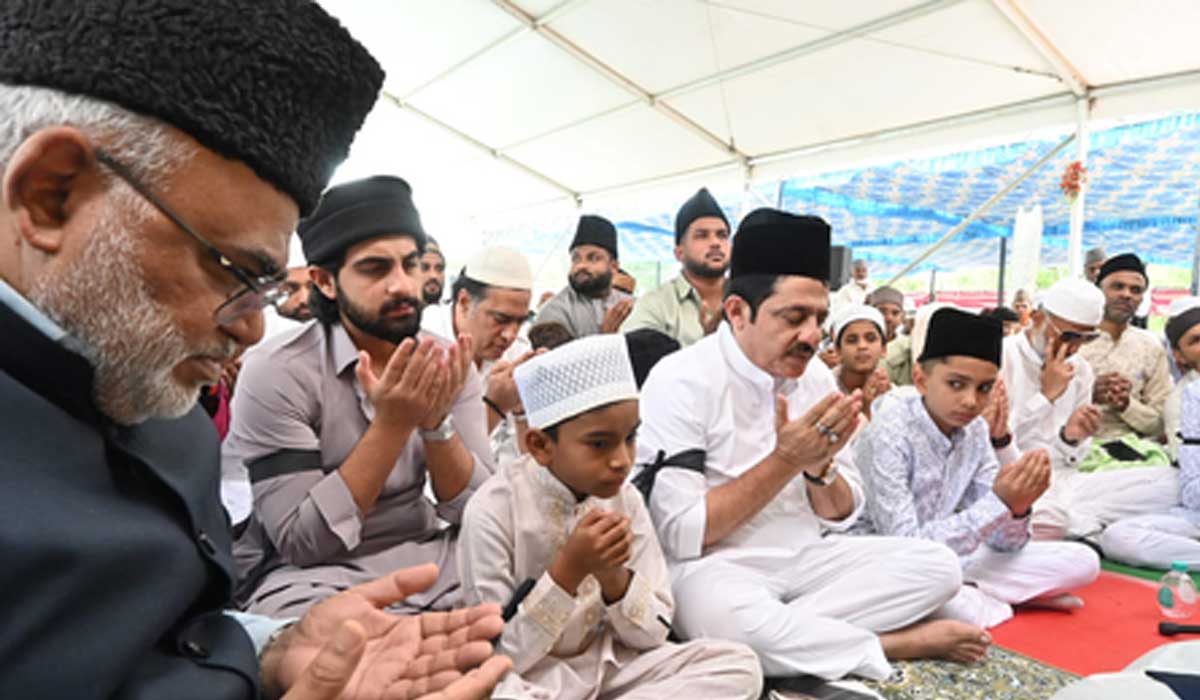 Karnataka Ministers Wear Black Bands in Protest Against Waqf Bill