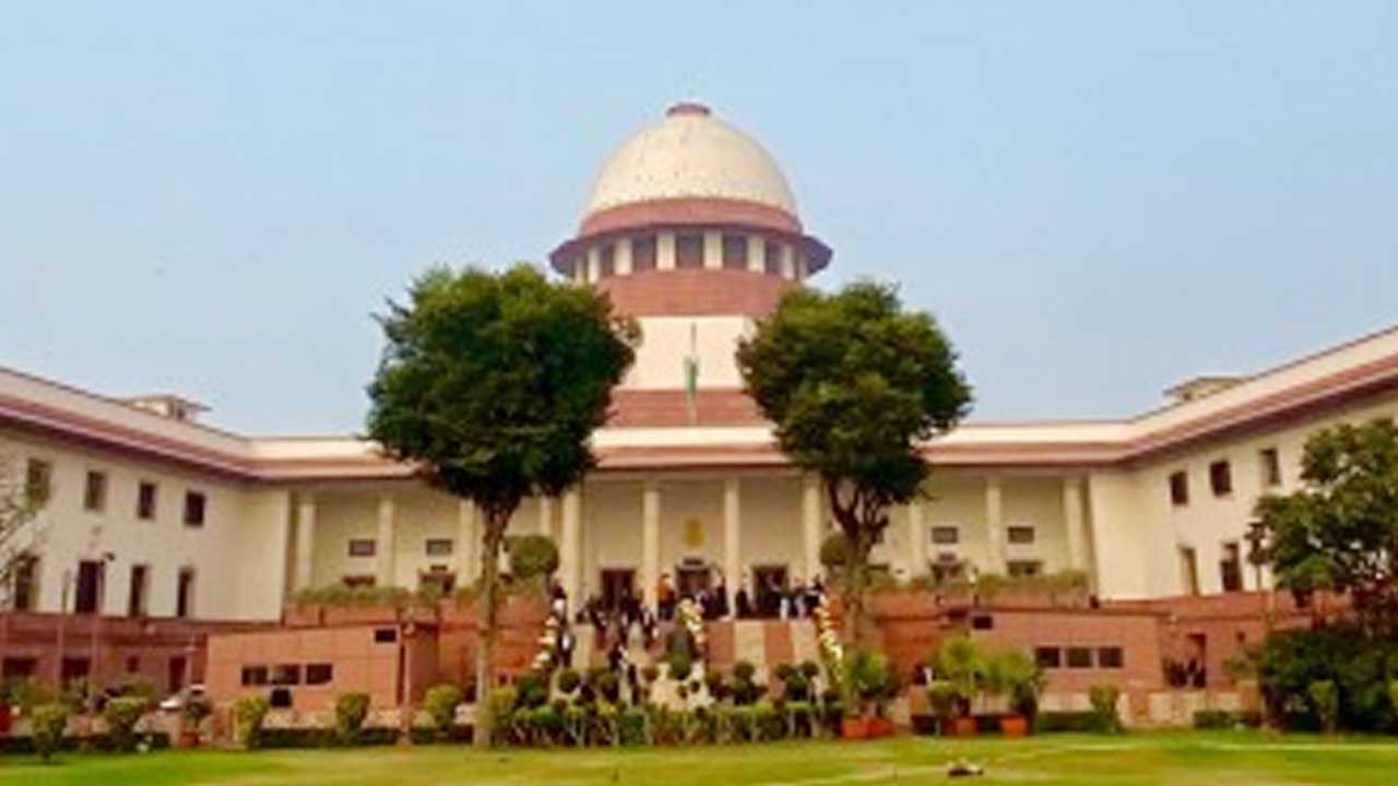 Supreme Court Declines Urgent Hearing on Plea Seeking FIR in Delhi HC Judge Cash Scandal
