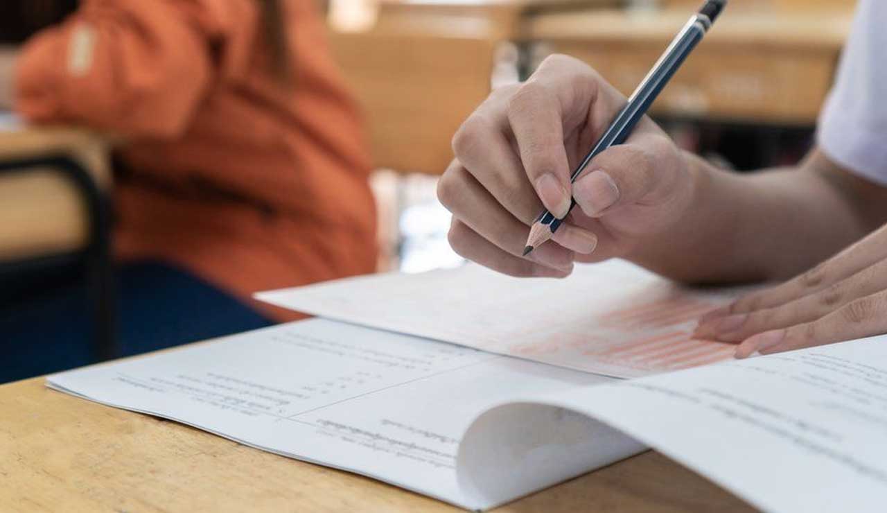 BRS Accuses Congress Govt of Neglecting Students Amid Fee Reimbursement Crisis