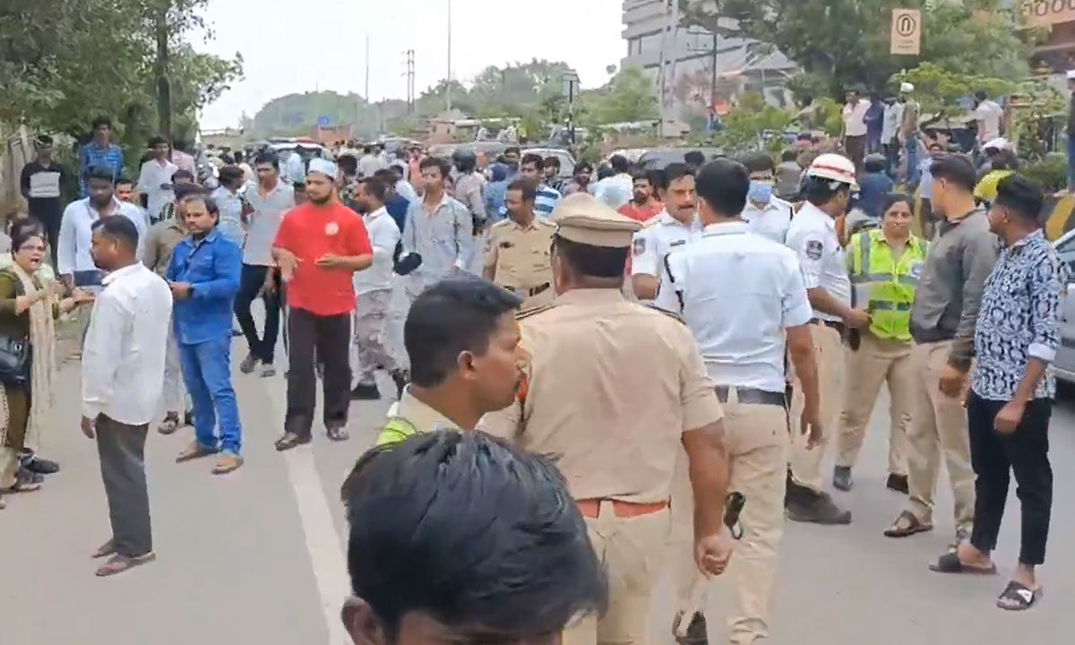 Hyderabad: Traffic Cop’s Negligence Leads to Biker’s Death; Family Faces Lathi Charge During Protest