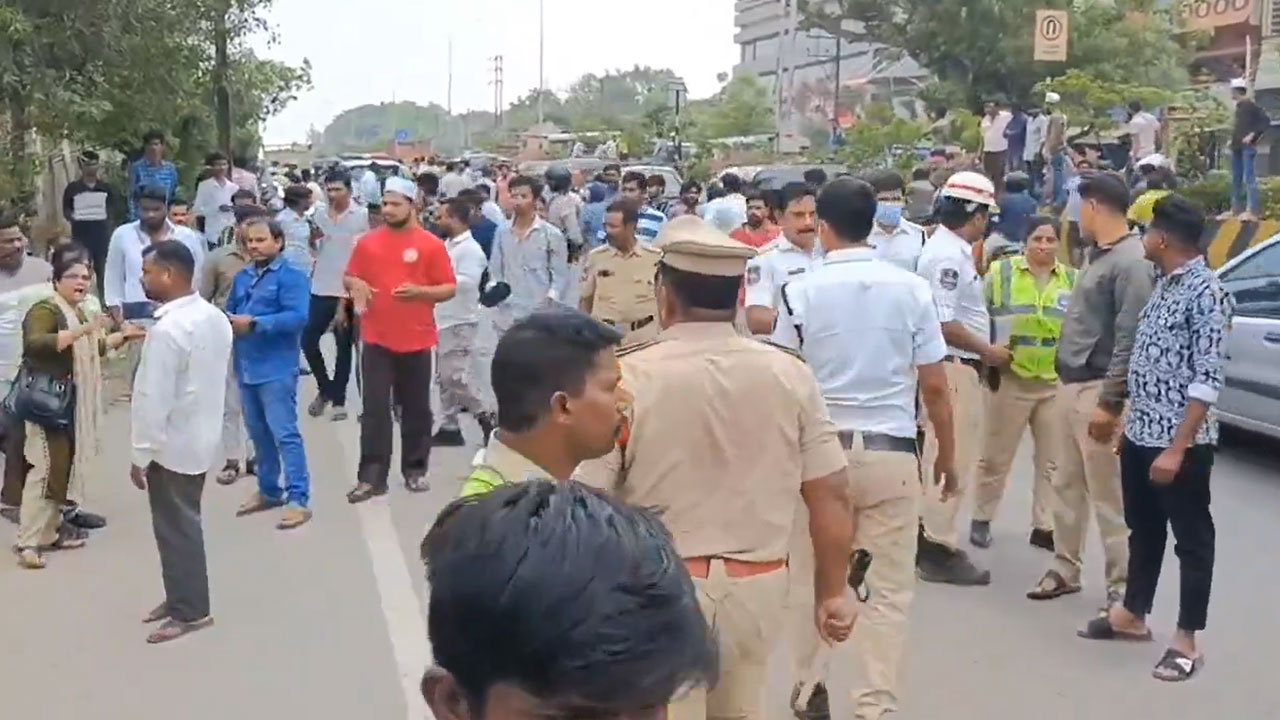 Hyderabad: Traffic Cop’s Negligence Leads to Biker’s Death; Family Faces Lathi Charge During Protest