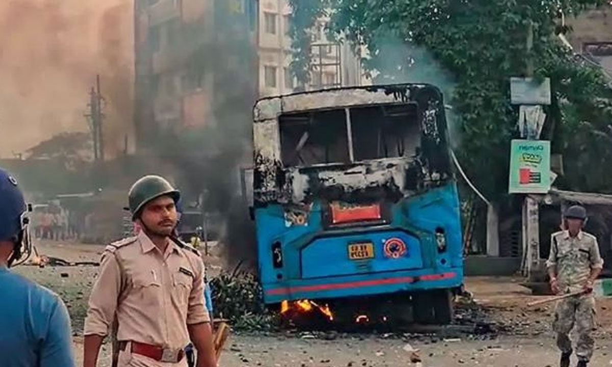 Waqf Act Protests Turn Violent in Bengal’s Murshidabad; Father-Son Duo Killed