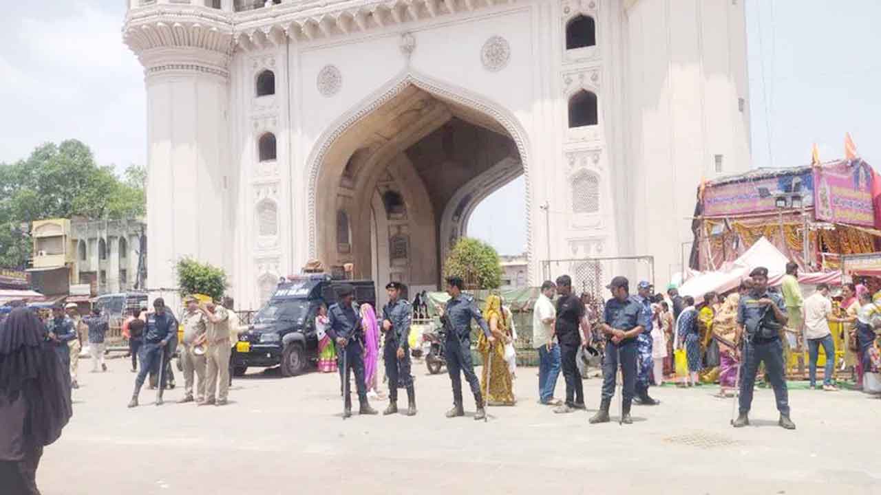 Old City Tense as Waqf Bill Clears Parliament – Security Tightened at Key Spots