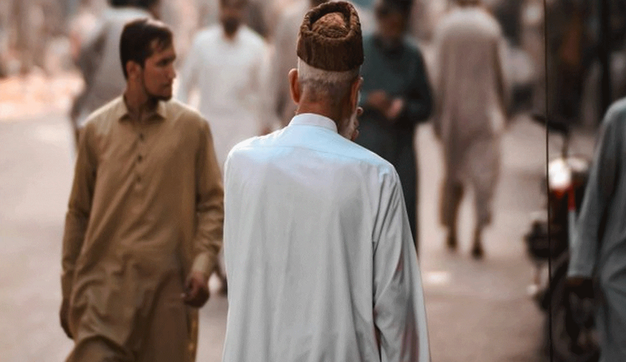 Chaos in Pakistan: Items That Cost 50 Rupees in India Now Sell for 180 Rupees in Pakistan