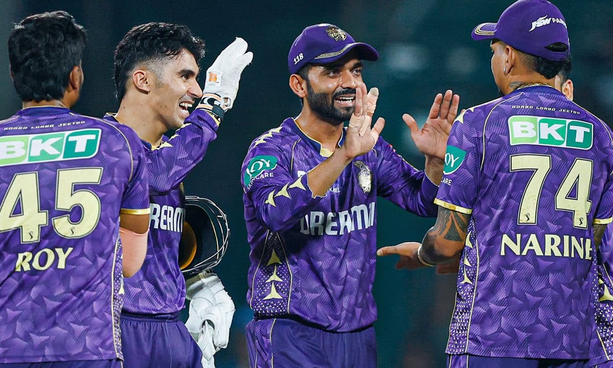 KKR Defeat DC by 14 Runs, Keep IPL Playoff Hopes Alive