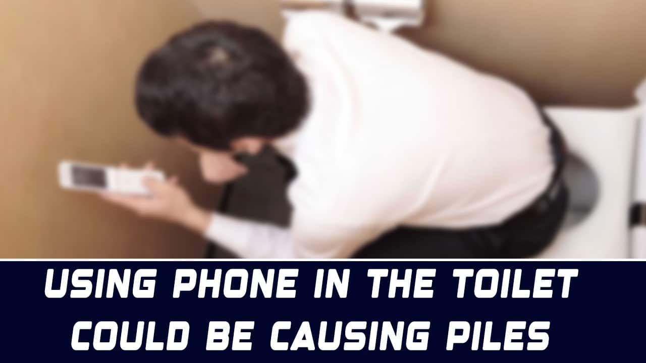 Using Phone in the Toilet Could Be a Health Disaster – Doctors Warn It May Lead to Piles!