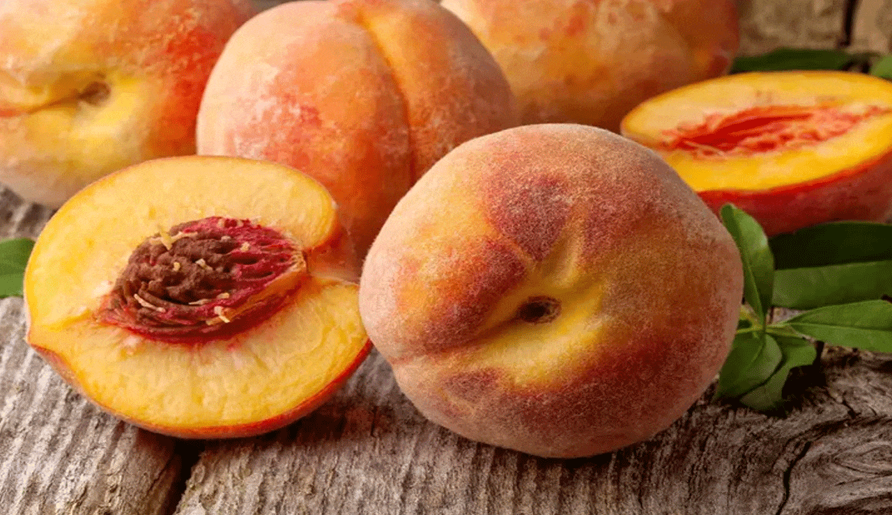 7 Surprising Health Benefits of Eating Peaches