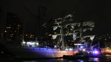 Mexican Navy Ship Cuauhtemoc Crashes into Brooklyn Bridge, Injuring 22
