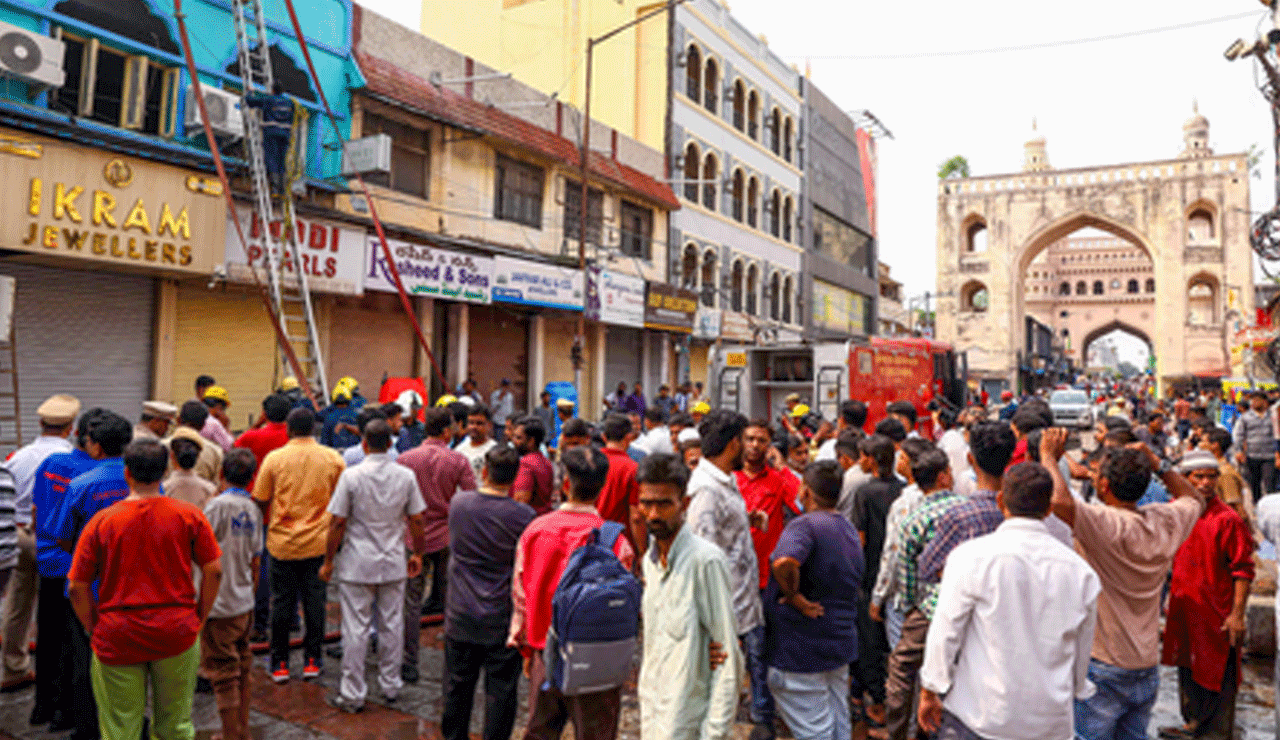 Telangana Government Announces ₹5 Lakh Ex-Gratia for Families of Charminar Fire Victims