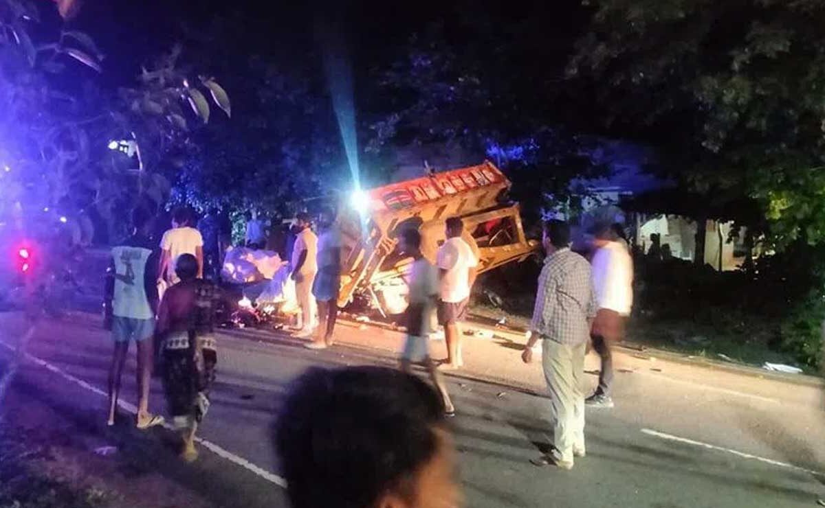 Telangana Tragedy: 2 Devotees Killed, 20 Injured as Sand Truck Rams Tractor Trolley in Mulugu