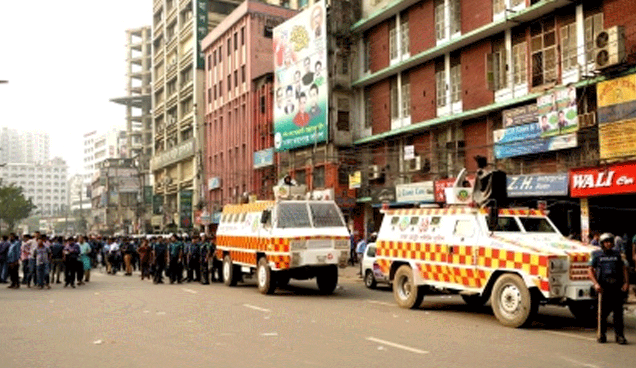 Bangladesh Political Crisis Deepens: Police Arrest Five Awami League Leaders in Dhaka