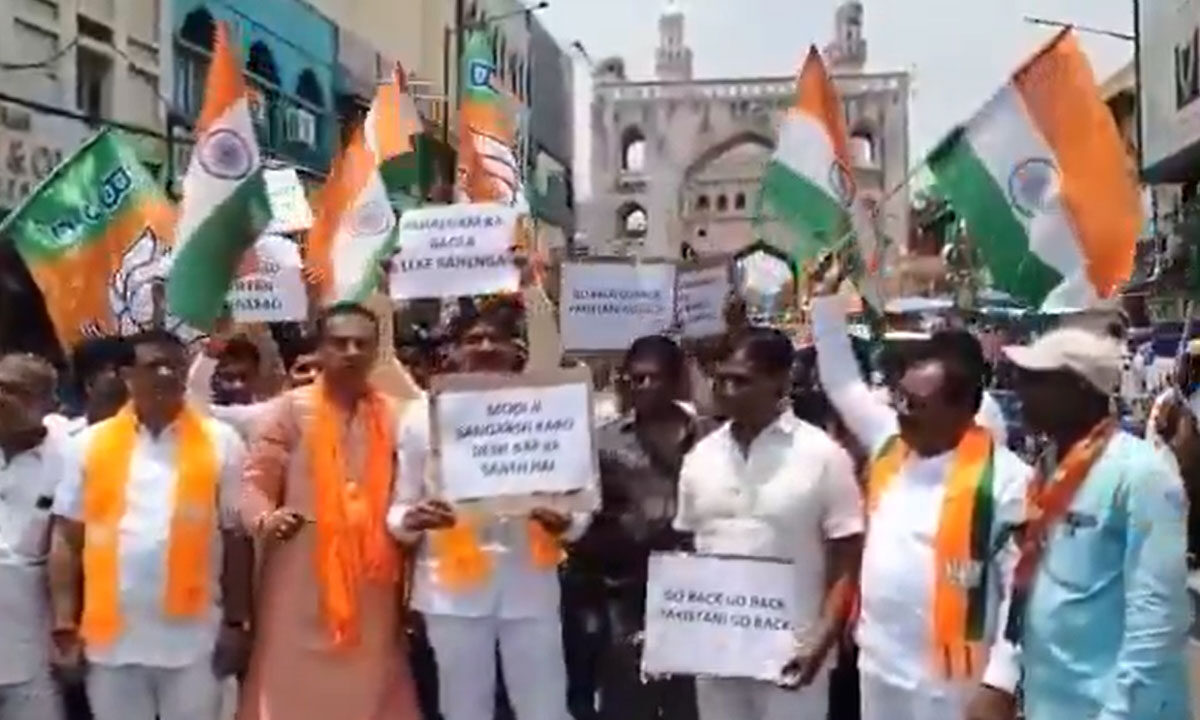 BJP Leader in Hyderabad Sparks Controversy with “Jai Ho Pakistan” Chant During Protest