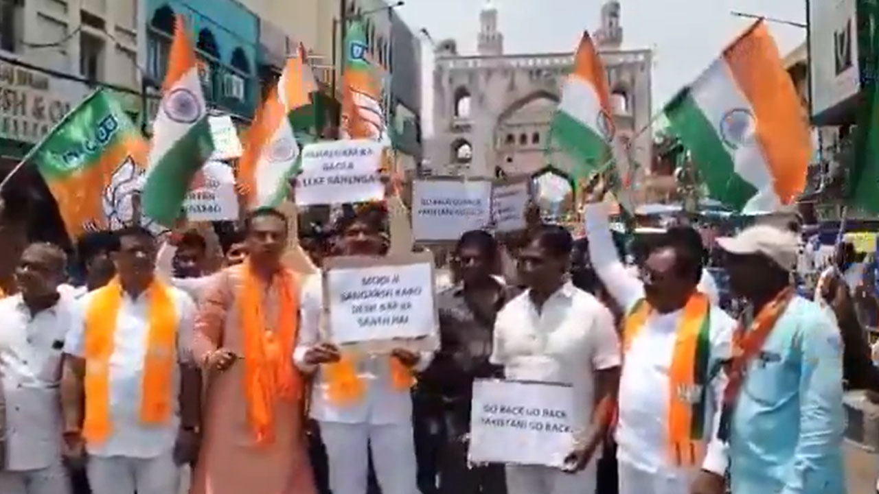 BJP Leader in Hyderabad Sparks Controversy with “Jai Ho Pakistan” Chant During Protest