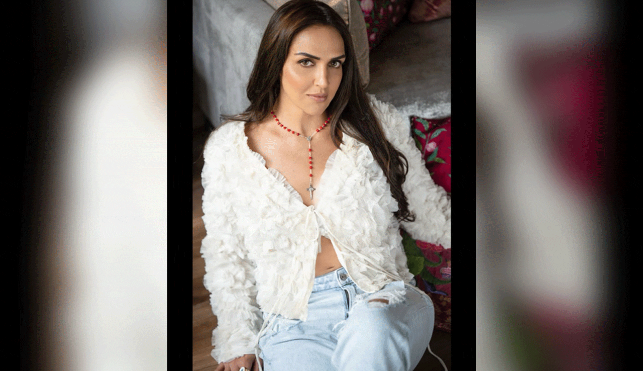 Esha Deol’s Instagram Video Captures the Magic of Mumbai in an Auto-Rickshaw