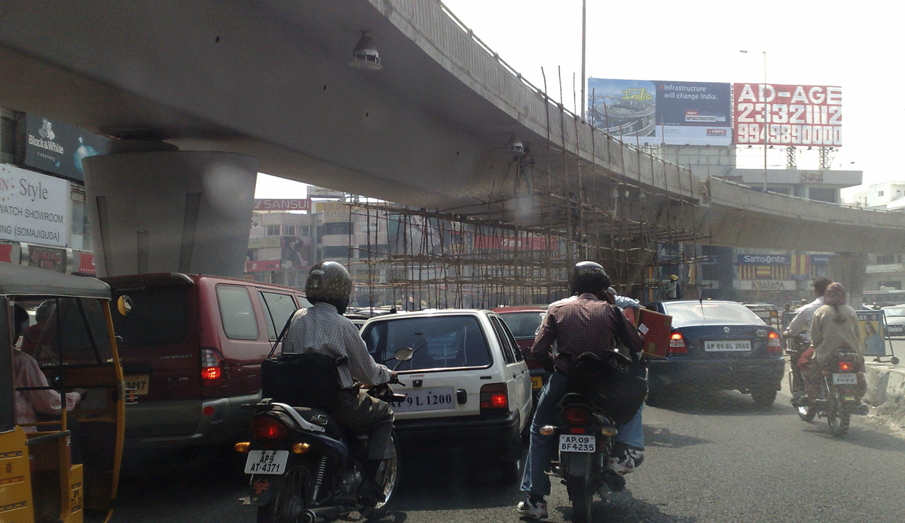 Flyover Freeze: Technical Glitch in Army Truck Sparks Traffic Jam in Hyderabad