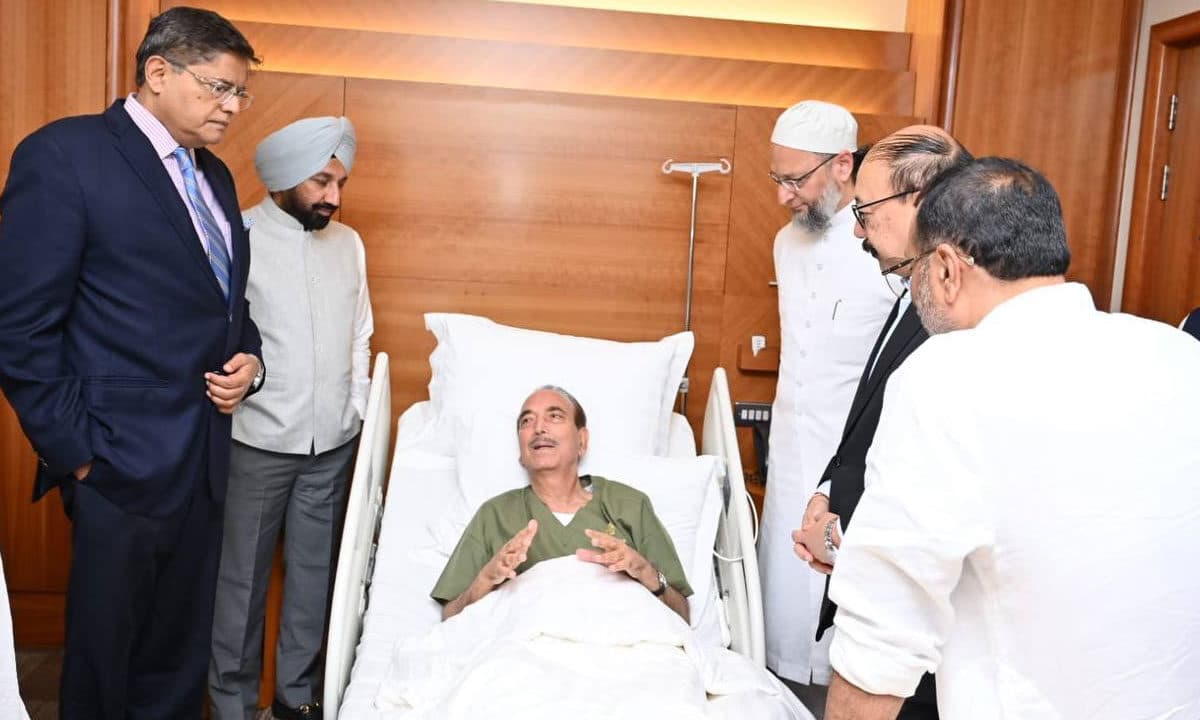 Ghulam Nabi Azad Hospitalised During Gulf Visit as Part of Indian Delegation