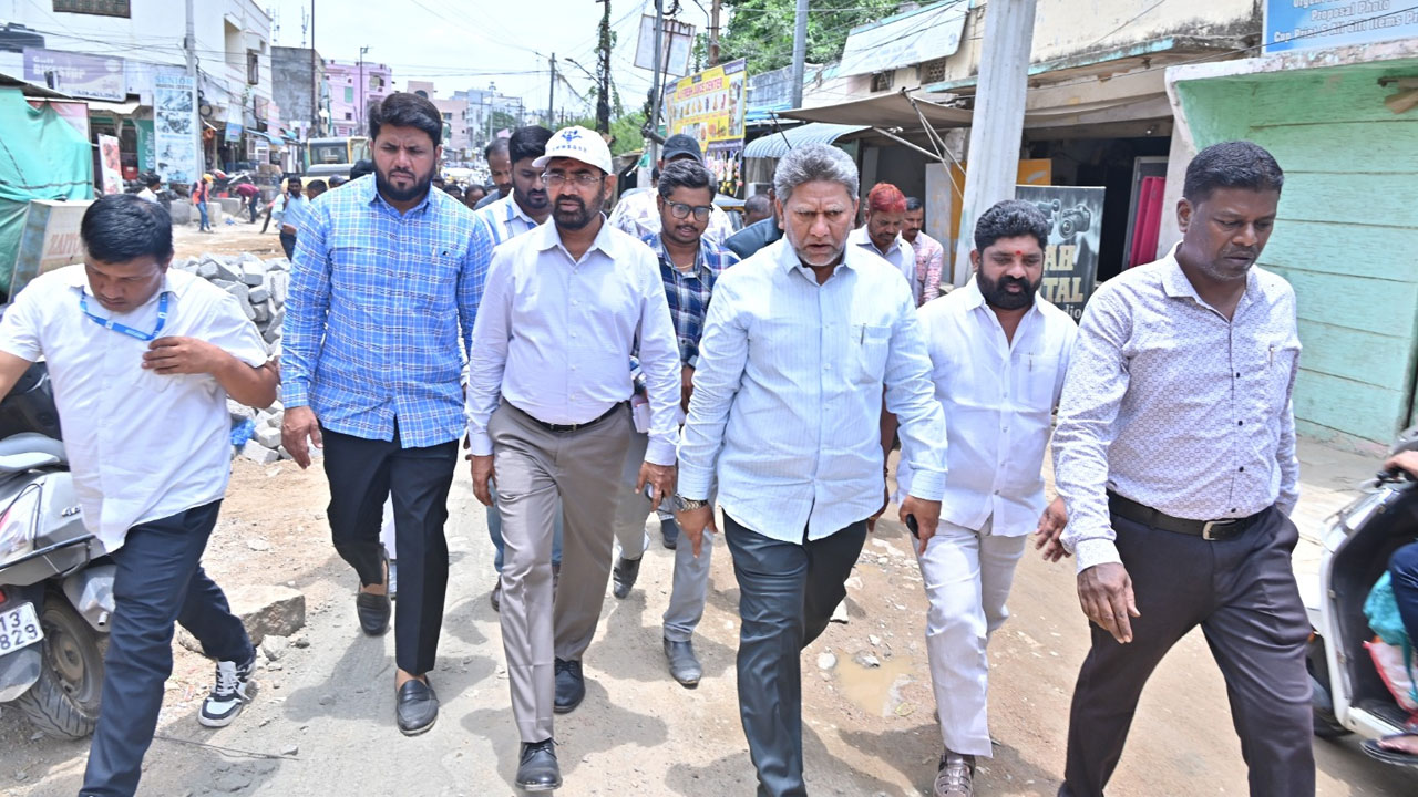 HMWSSB Inspects Sewer Network Works in Toli Chowki, Seven Tombs, and Shaikpet