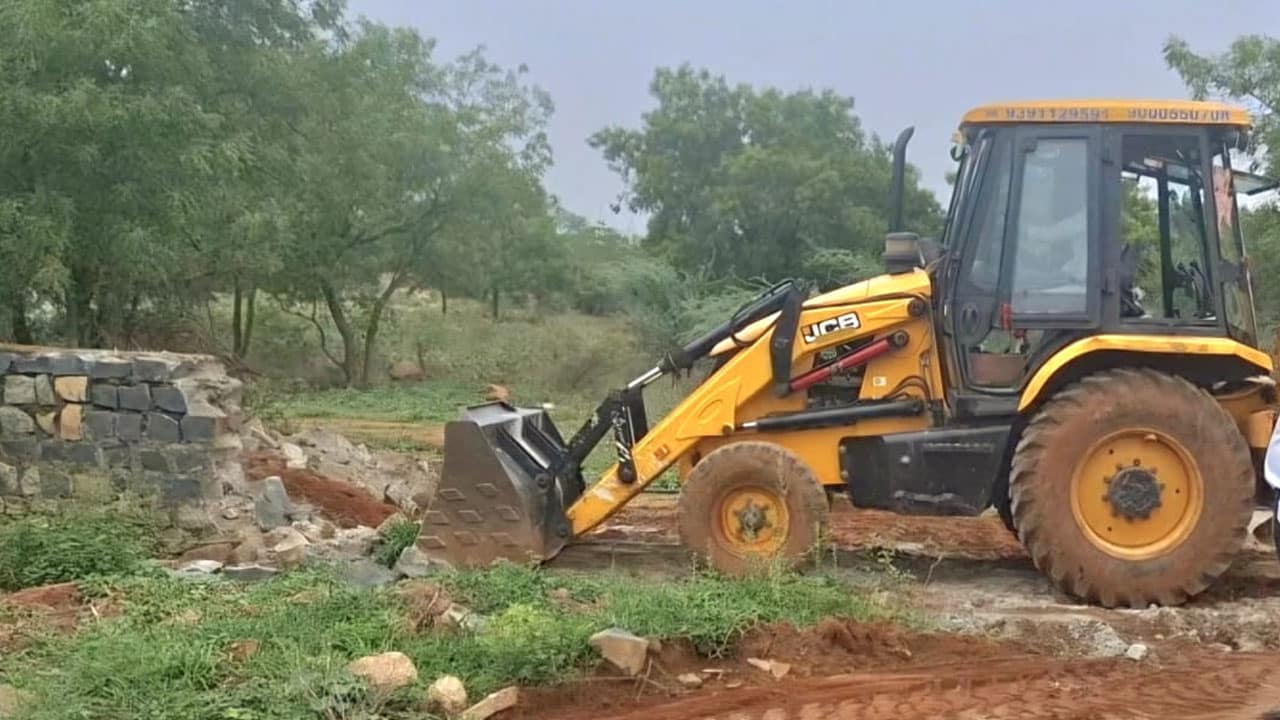 HYDRAA Bulldozes Illegal Walls Near ORR, Restores Ghatkesar’s 1968 Layout Roads
