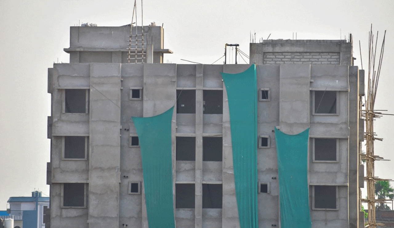 Hyderabad: Kondapur Illegal Construction Seized: Who’s Behind the Forged Documents? Mystery Deepens!