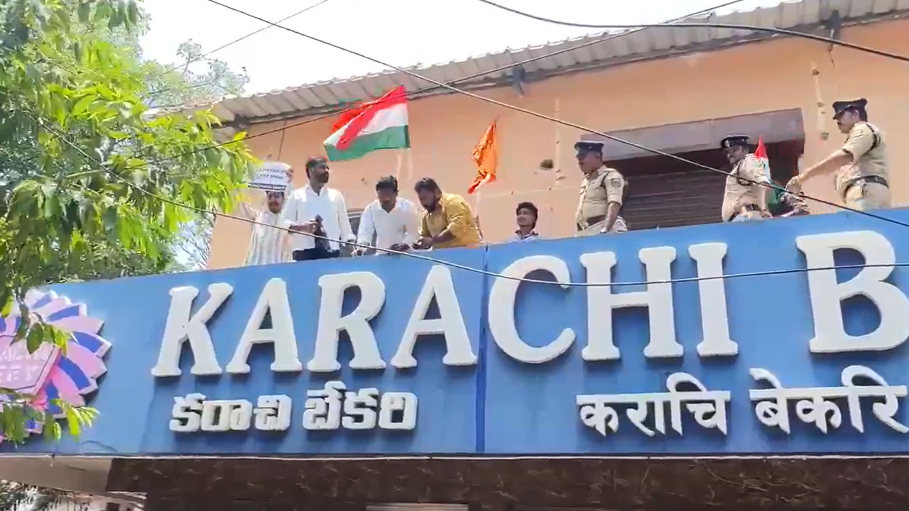 Janajagaran Samithi Demands Name Change of 'Karachi Bakery'