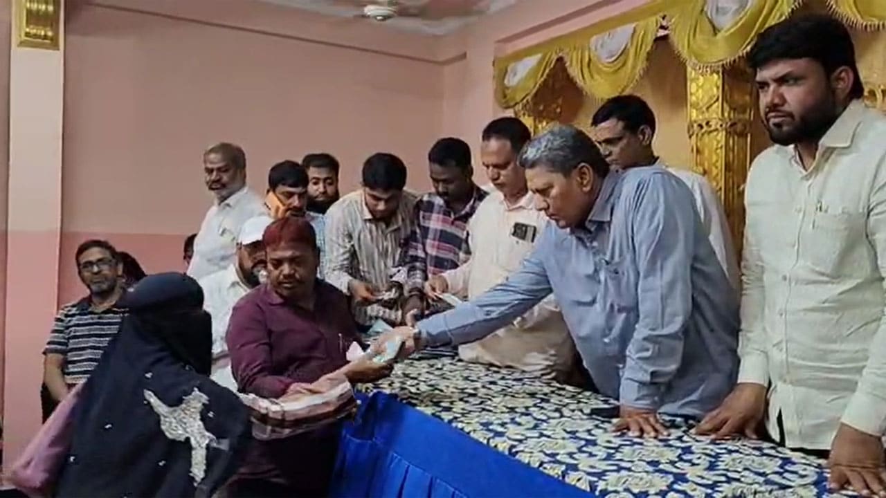 AIMIM MLA Kausar Mohiuddin Distributes 106 Shaadi Mubarak & Kalyana Lakshmi Cheques in Shaikpet Mandal