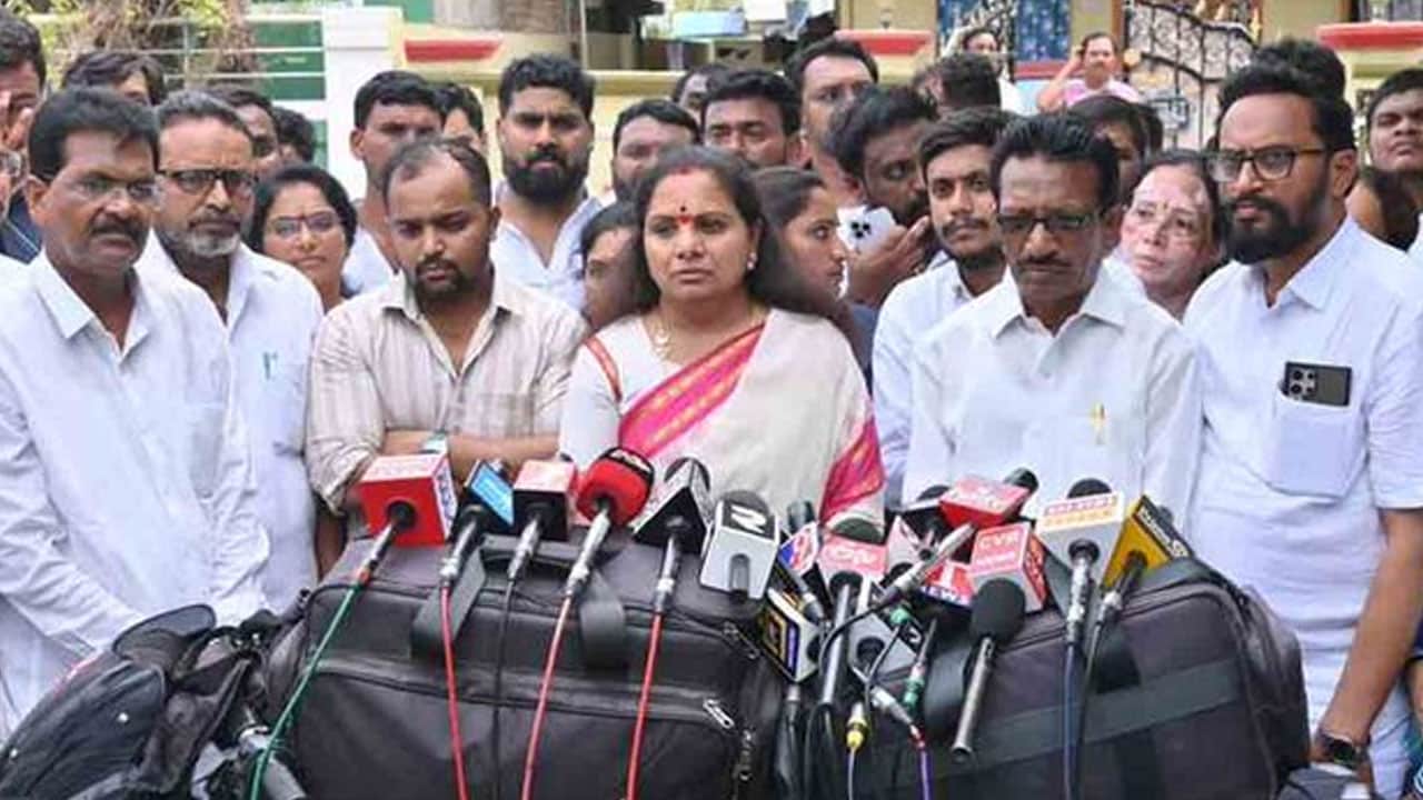 Kavitha Tour: Party leaders go missing as Kavitha walks alone in Mancherial
