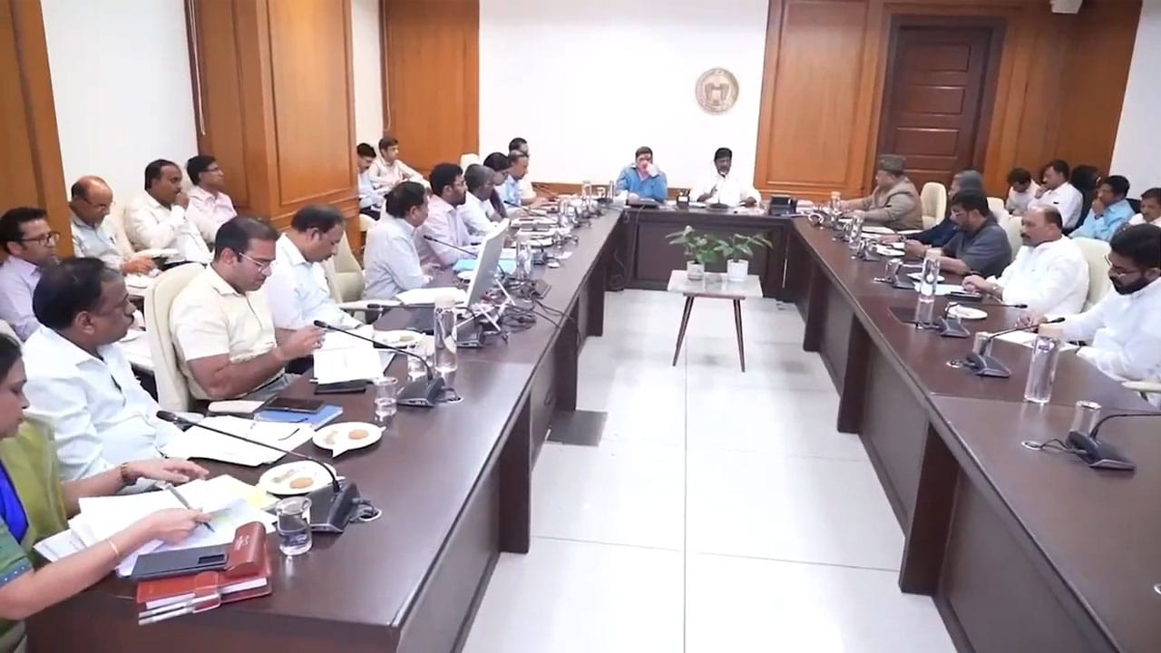 Deputy CM Bhatti Vikramarka Holds Review Meeting on Development of Hyderabad Old City