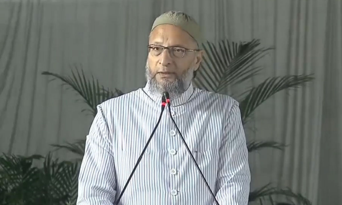 Barister Asaduddin Owaisi Advises Pilgrims to Perform Hajj with Patience, Gratitude, and Spirituality
