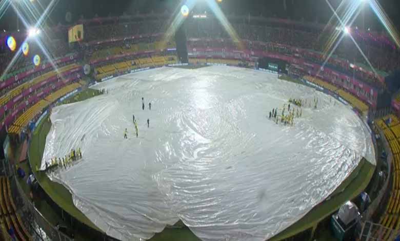Rain Disrupts High-Stakes IPL 2025 Clash Between RCB and KKR in Bengaluru