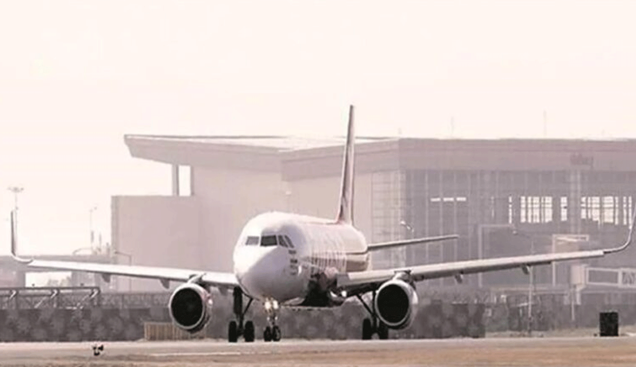 India-Pakistan: Massive Explosions Near Srinagar Airport