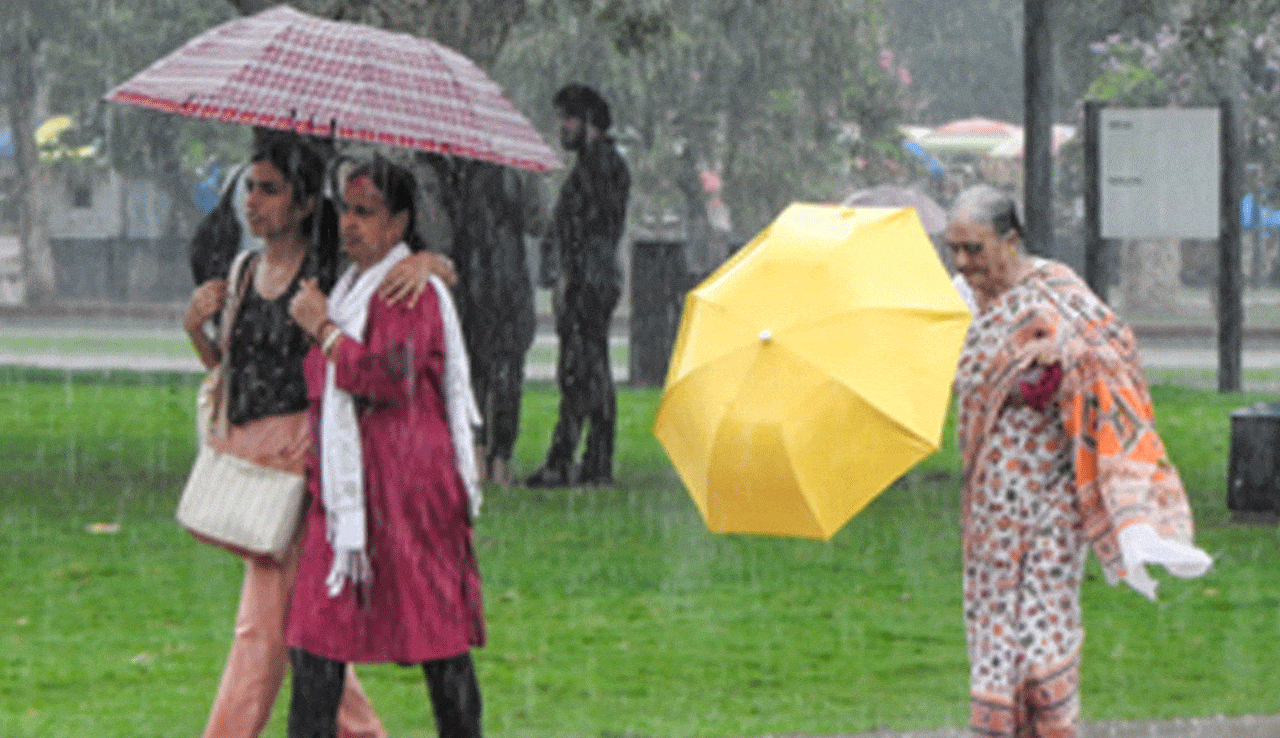Heatwave Eases in Delhi as IMD Predicts Rain and Thunderstorms till Sunday