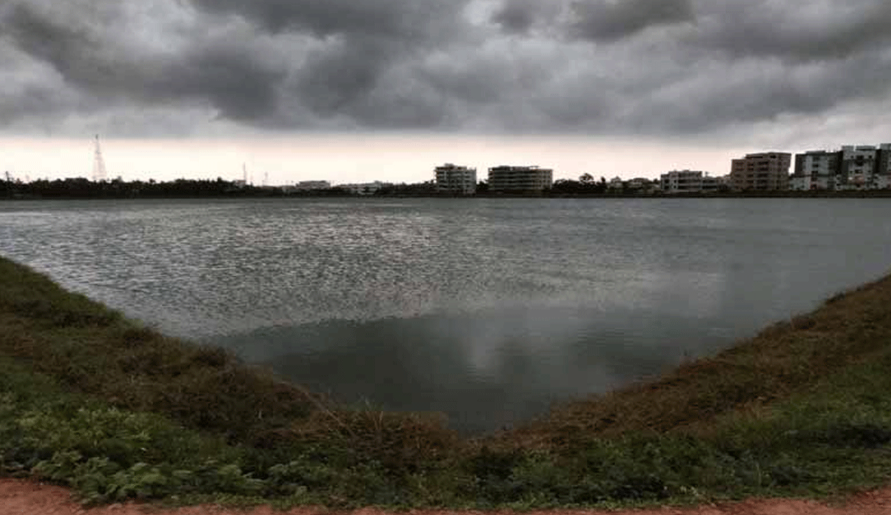 Delhi Weather Update: Rain and Thunderstorms Expected Over the Coming Days