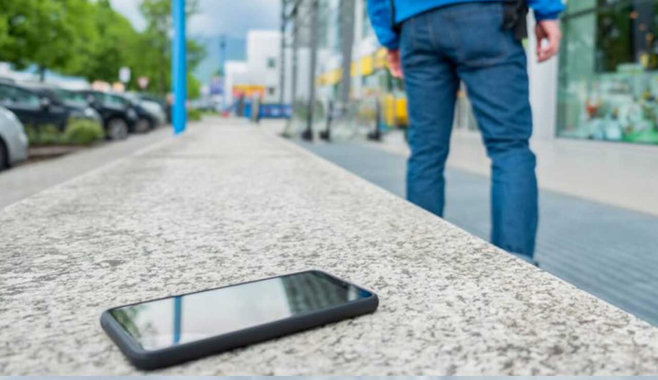 Lost or Stolen Phone? Here’s How to Easily Track and Recover It Online
